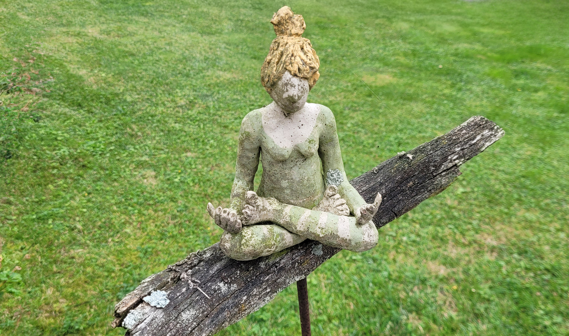 Rundgeschliffene Stein aufeinandergetürmt