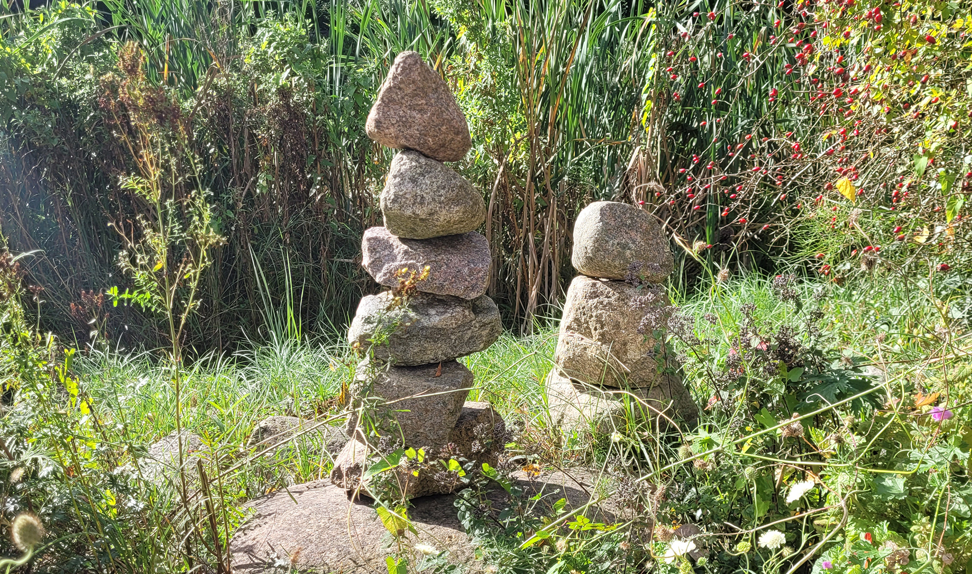Rundgeschliffene Stein aufeinandergetürmt